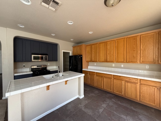 Building Photo - 8258 Lauffer Way