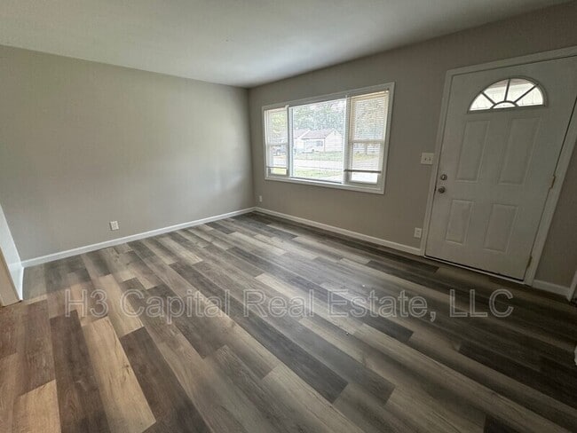 Building Photo - 319 Joy Dr