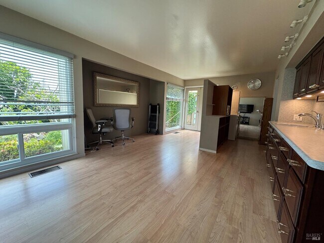 Building Photo - 21 Portofino Rd