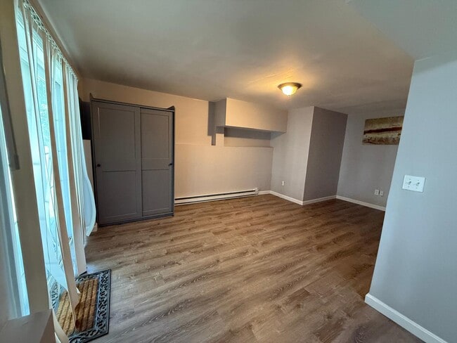 Building Photo - Pike Avenue