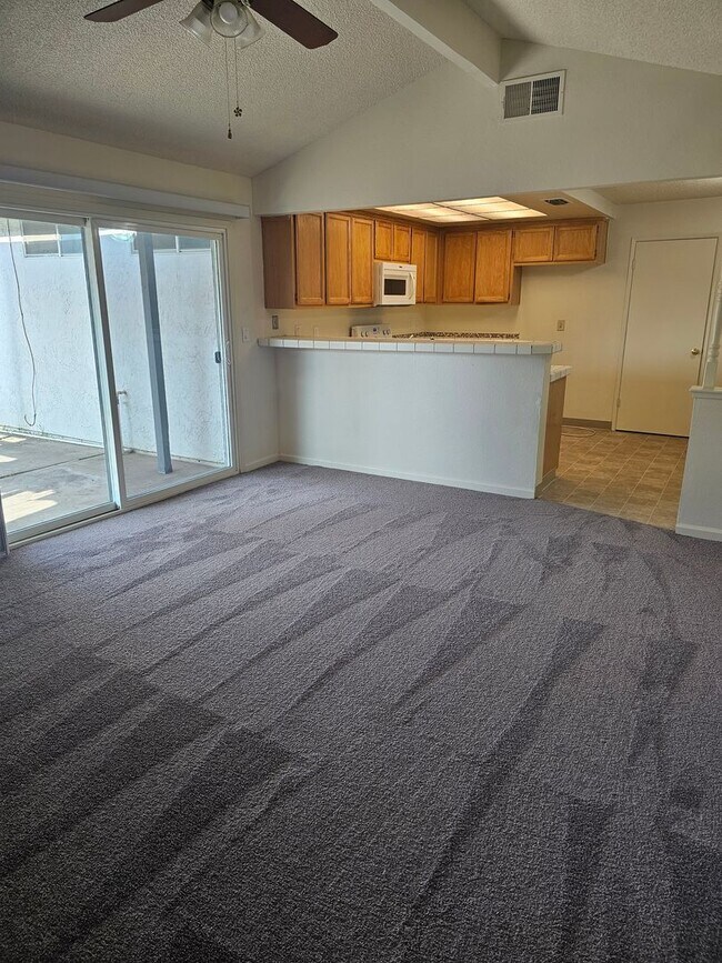 Building Photo - NICE UPDATED HOME IN SACRAMENTO!!