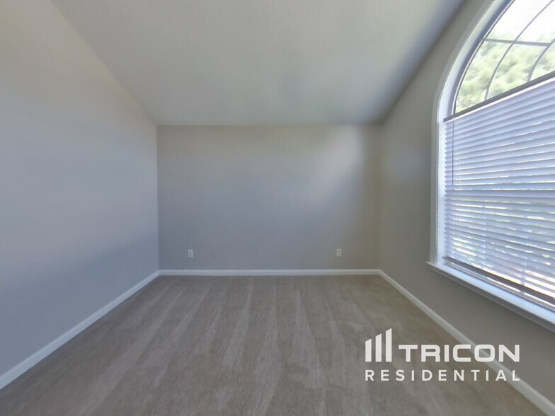 Building Photo - 5799 Waggoner Ct