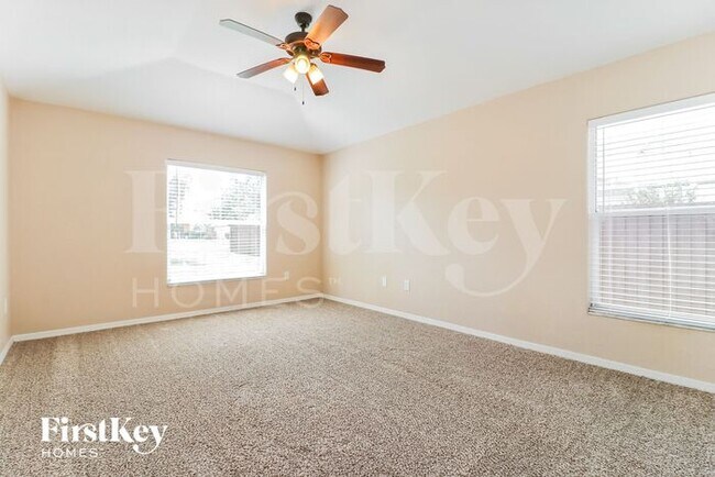 Building Photo - 318 Country Vineyard Dr