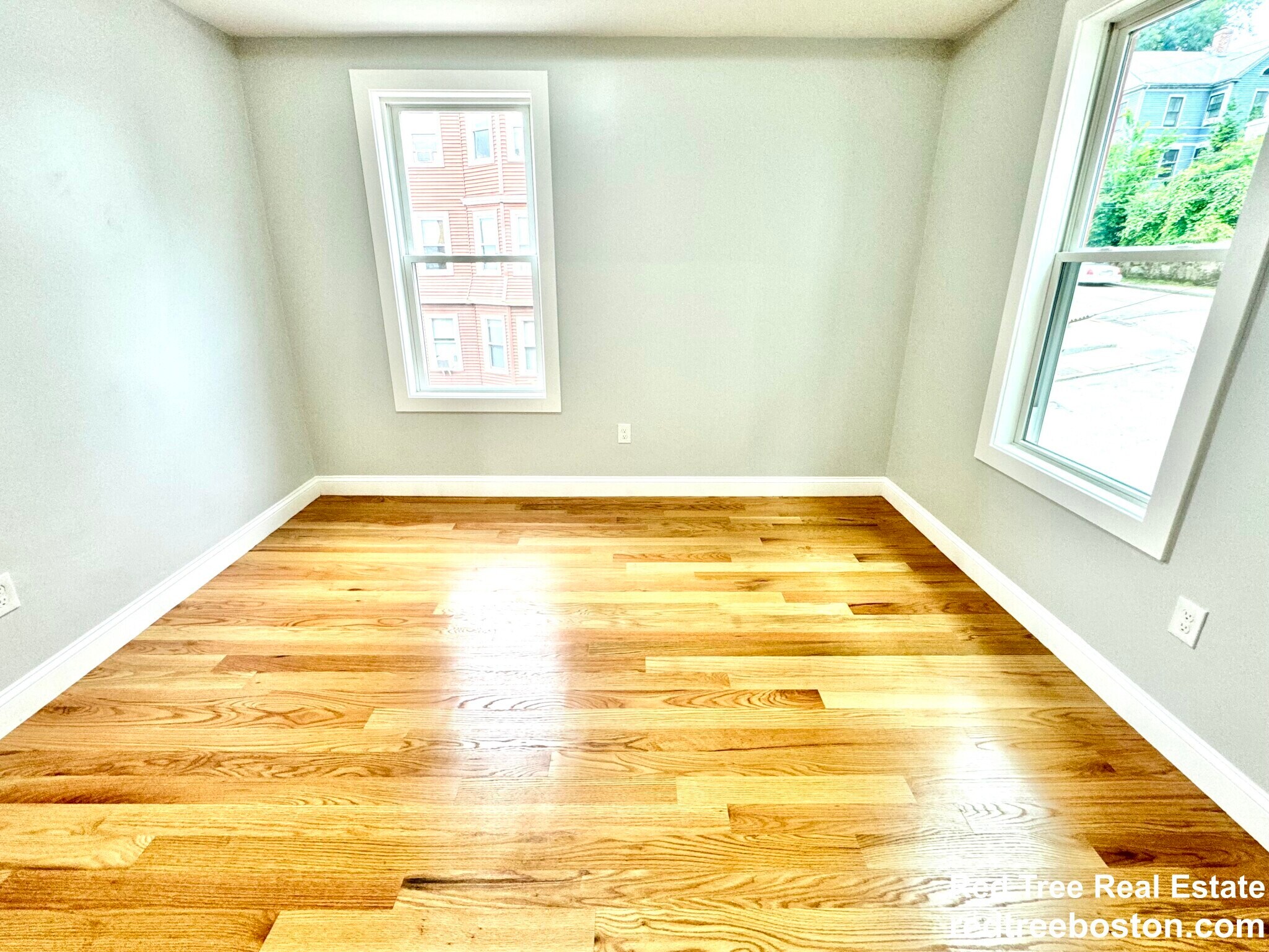 Building Photo - 190 Hillside St