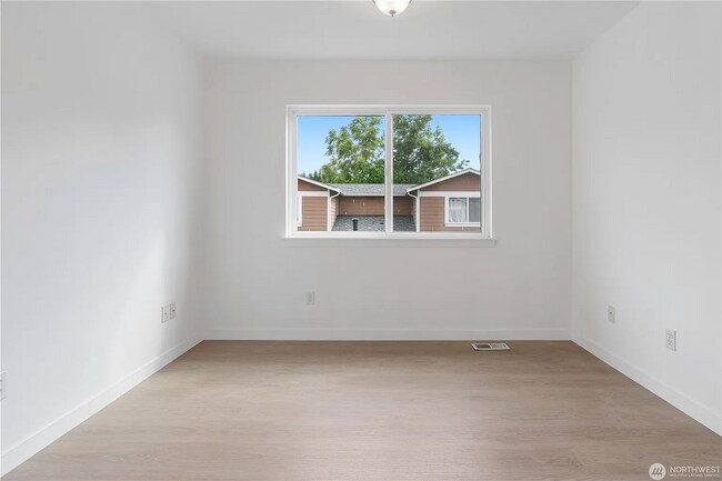 Building Photo - 17921 80th Ave NE