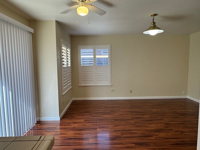 Building Photo - Roseville home with new carpet, paint, & s...