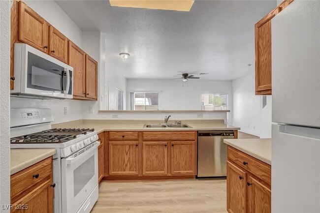 Building Photo - 5998 Jagged Cut St