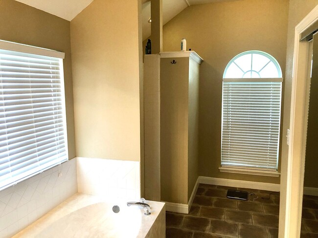Building Photo - Beautiful 4 bed home in Round Rock