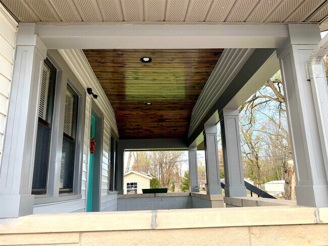 Building Photo - 2504 S Bryan St