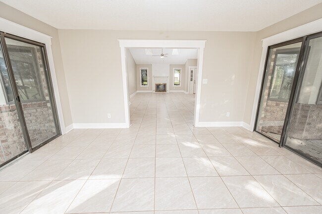 Building Photo - 5722 Gondolier Dr
