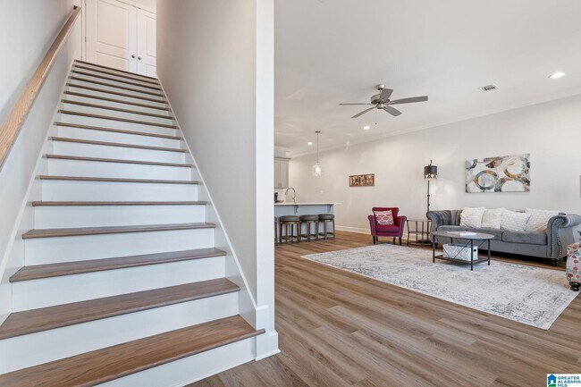 Building Photo - 829 21st Ave E