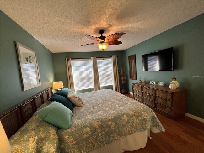 Building Photo - 6100 Bahia Del Mar Cir