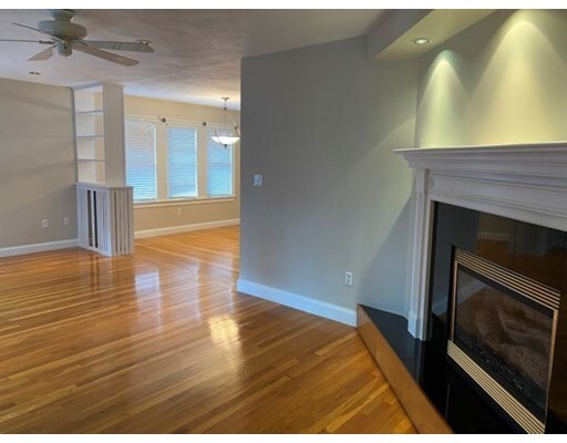 Building Photo - 39 Century St