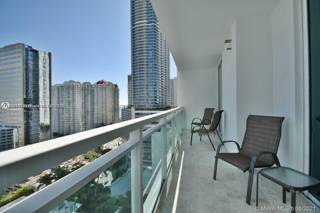 Building Photo - 951 Brickell Ave
