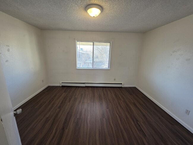 Building Photo - 487 Tracy Dr