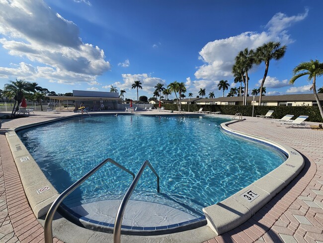 Building Photo - 2790 Ashley Dr E