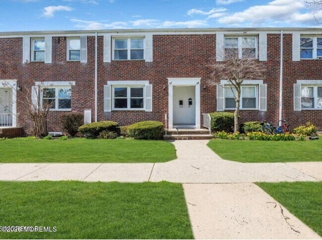 Building Photo - 317-325 N Bath Ave