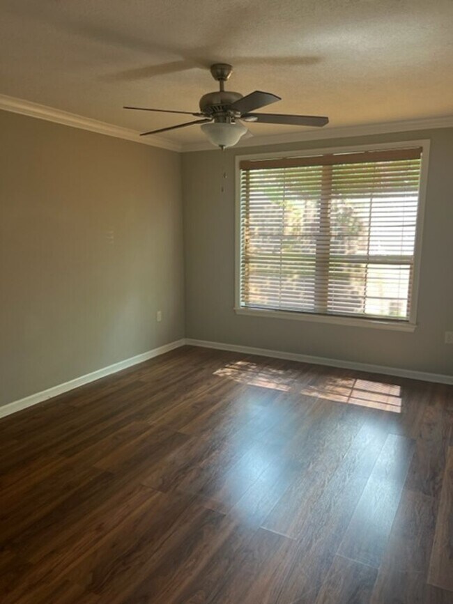 Building Photo - 1901-1902 Ethel St