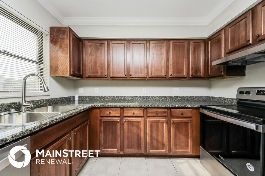 Building Photo - 5116 N Woodcrest Dr