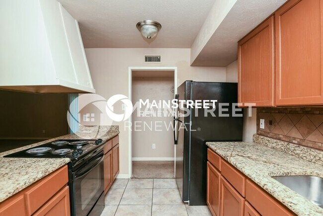 Building Photo - 3 Bedroom Pet-Friendly Home in Fort Worth, TX with Main Street Renewal