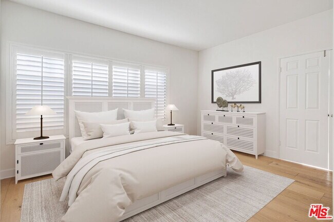 Building Photo - 11845 Mayfield Ave