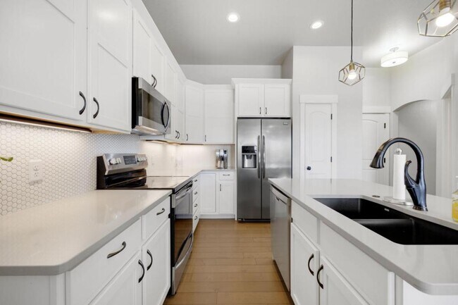 Building Photo - 2411 Trio Falls Dr