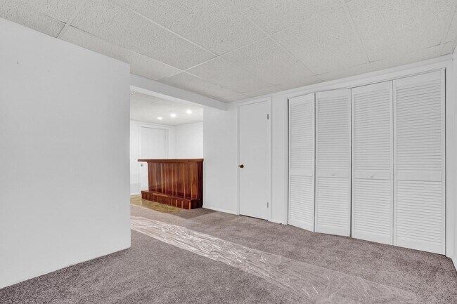 Building Photo - Charming 3 Bedroom, 1.5 Bath Townhome in Elizabethtown!