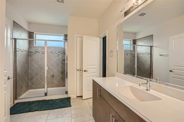 Building Photo - 805 Woodmark Dr