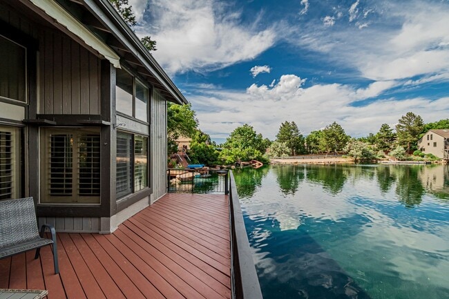 Building Photo - 9866 E Maplewood Cir