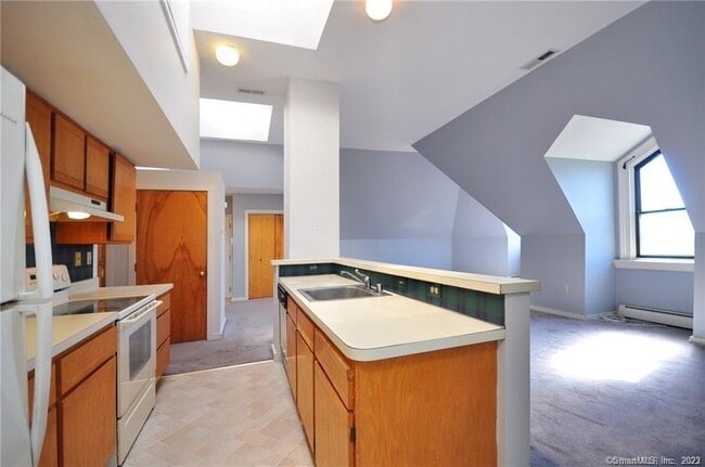 Building Photo - 12 Charter Oak Pl