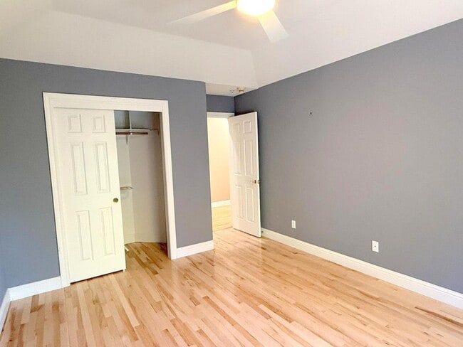 Building Photo - Westside Alamo Custom Estate With Beautifu...