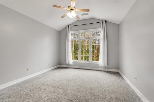 Building Photo - 331 Carpenter Dr NE