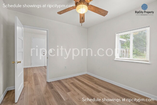 Building Photo - 424 Division St