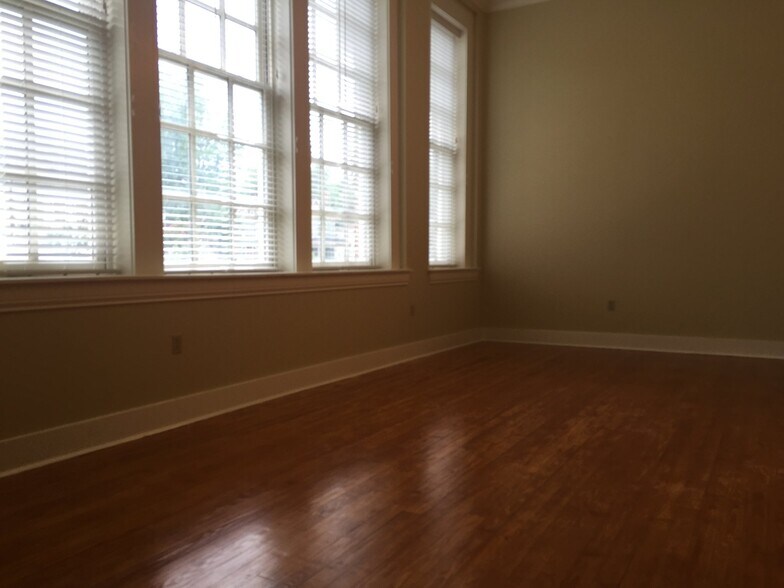 Building Photo - 715 Sherman St