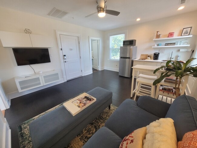 Fresh, mod ambiance - Villa Forte