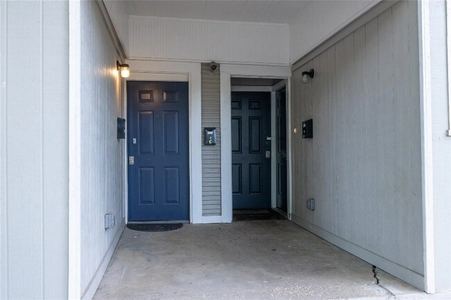 Building Photo - 23111 Gilford St