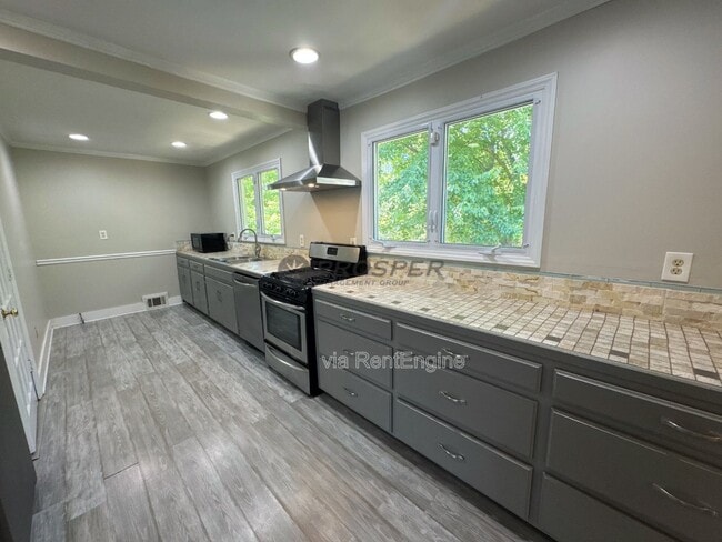 Building Photo - 20 Sir Abbott St