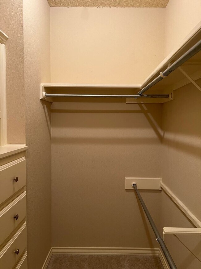 Building Photo - 2/2/2  Garden Home in Remington Park