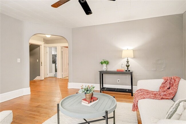 Building Photo - 30 Shepard St