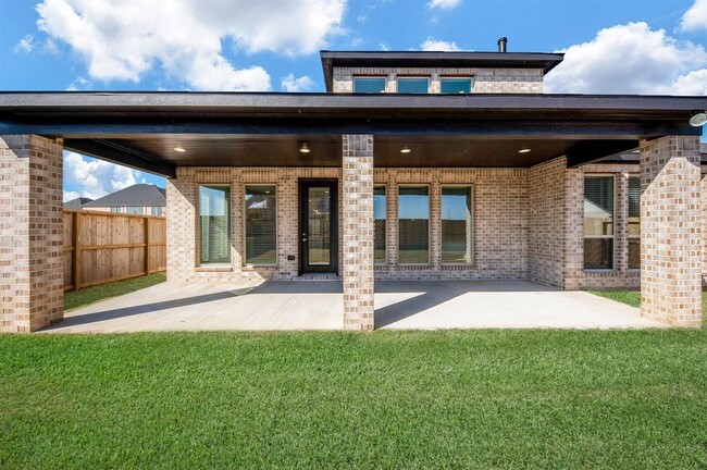 Building Photo - 29819 Breezy Pnes Lp
