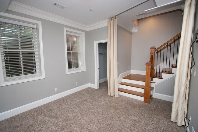 Building Photo - 839 Inman Vlg Pkwy NE