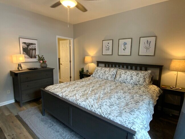 Building Photo - 115 Spinner St