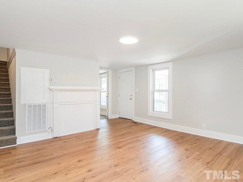 Building Photo - 234 Hatch St