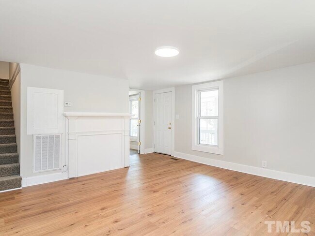 Building Photo - 234 Hatch St