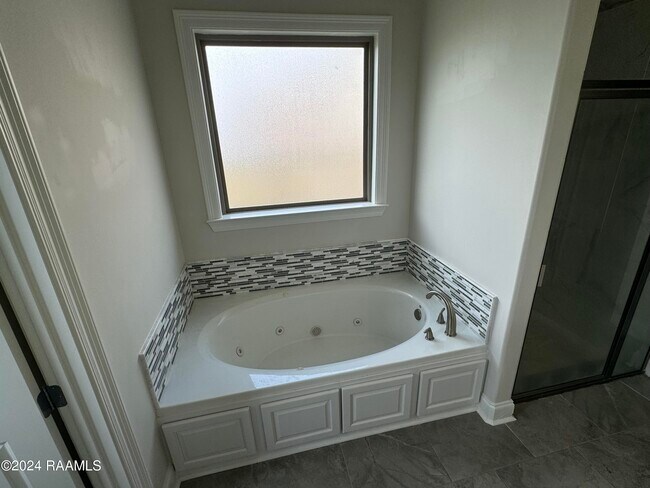 Building Photo - 216 Golden Cypress Dr