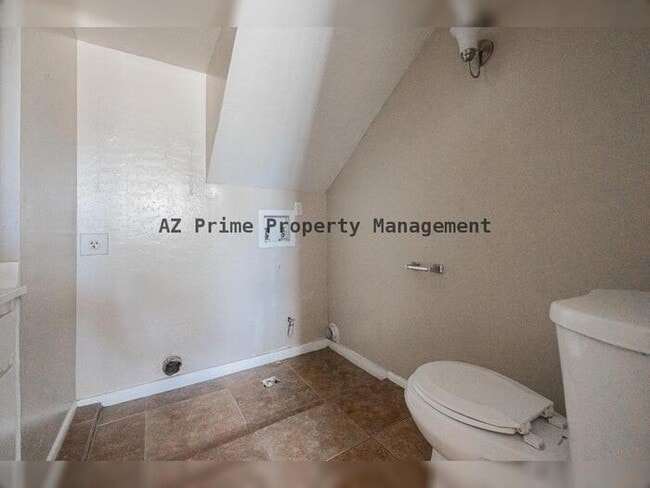 Building Photo - 4513 N 26th Dr