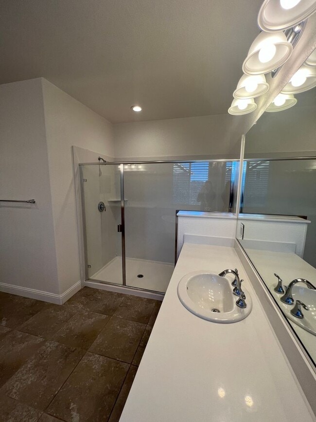Building Photo - Spacious 4 Bedroom Home with Downstairs Bedroom and Upstairs Loft in Whitney Ranch Rocklin