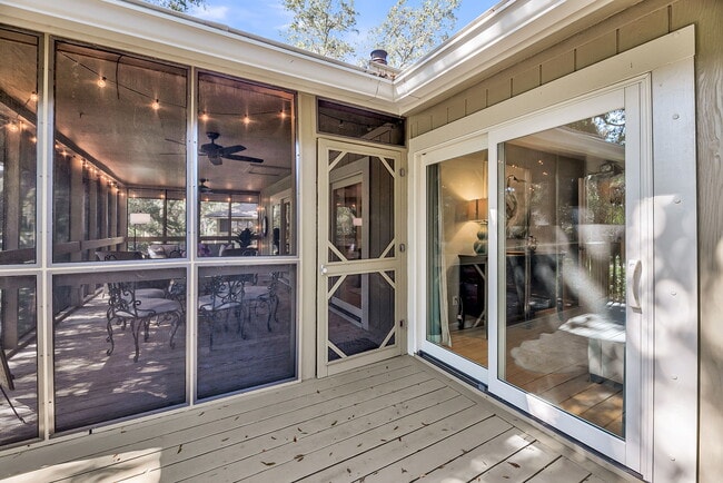 Building Photo - Branson - Breeze