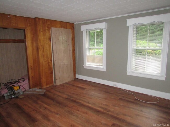 Building Photo - 361 NY-376