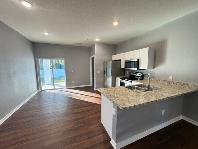 Building Photo - Start Fresh in a New 3BD/2BA Home Built for the Way You Live in Oviedo! WASHER & DRYER INCLUDED! ...